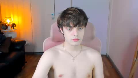 Snapshot of maxvibee chatting on 03-11-26, 07:31 Max online show from 03-11-26, 07:31