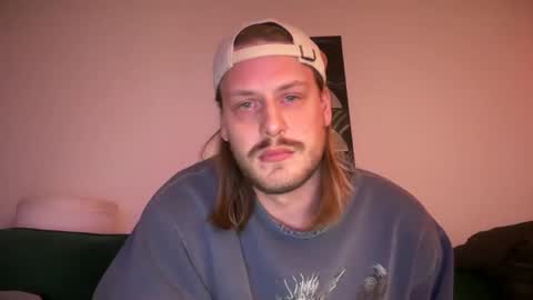 Snapshot of maxwatts95 chatting on 10-21-25, 06:03 Max Watts online show from 10-21-25, 06:03