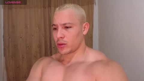 Snapshot of maxwel949813 chatting on 02-25-25, 05:30 Max online show from 02-25-25, 05:30