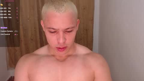 Snapshot of maxwel949813 chatting on 02-27-25, 11:41 Max online show from 02-27-25, 11:41