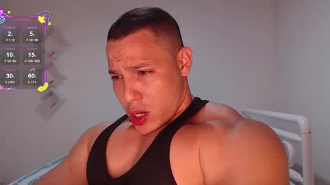 Snapshot of maxwel949813 chatting on 10-14-25, 05:52 Max online show from 10-14-25, 05:52