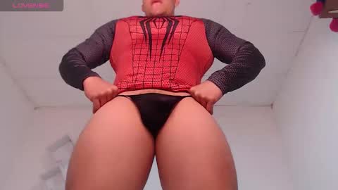 Snapshot of maxwel949813 chatting on 10-19-25, 05:41 Max online show from 10-19-25, 05:41