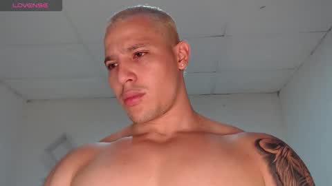 Snapshot of maxwel949813 chatting on 10-29-25, 05:58 Max online show from 10-29-25, 05:58