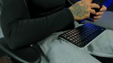 MAX online show from 06-19-26, 06:56