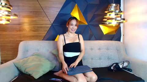 Snapshot of maxx_caprice chatting on 11-14-25, 03:38 gabby online show from 11-14-25, 03:38