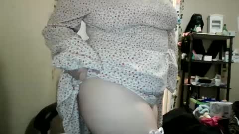 Snapshot of maxxxine17 chatting on 09-24-25, 08:12 Maxxxine17 online show from 09-24-25, 08:12