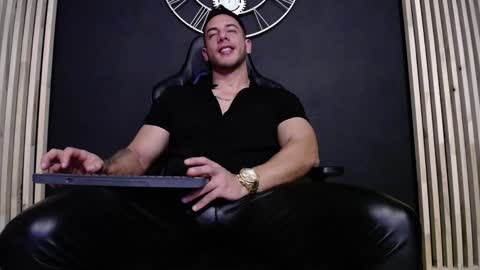 Snapshot of maxxxpowerful chatting on 12-21-24, 02:19 maxxxpowerful online show from 12-21-24, 02:19