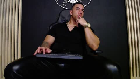 Snapshot of maxxxpowerful chatting on 01-14-25, 03:01 maxxxpowerful online show from 01-14-25, 03:01