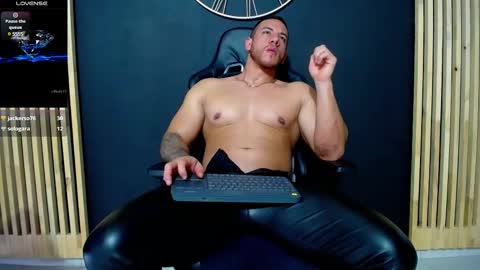 Snapshot of maxxxpowerful chatting on 02-19-25, 06:21 maxxxpowerful online show from 02-19-25, 06:21