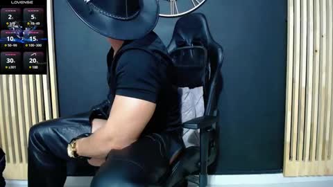Snapshot of maxxxpowerful chatting on 02-20-25, 03:12 maxxxpowerful online show from 02-20-25, 03:12