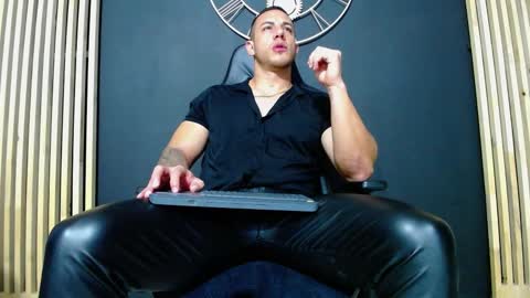 Snapshot of maxxxpowerful chatting on 03-03-25, 02:04 maxxxpowerful online show from 03-03-25, 02:04