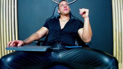 Snapshot of maxxxpowerful chatting on 03-06-25, 02:41 maxxxpowerful online show from 03-06-25, 02:41