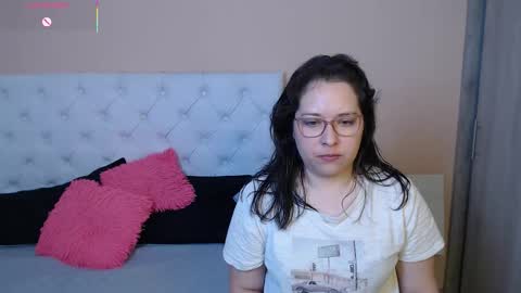 Snapshot of may_bloom chatting on 01-17-26, 12:59 May online show from 01-17-26, 12:59