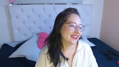 Snapshot of may_bloom chatting on 02-07-26, 04:16 May online show from 02-07-26, 04:16