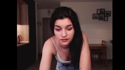 Snapshot of maya_and_guests chatting on 02-05-25, 02:16 Maya online show from 02-05-25, 02:16