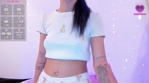 Snapshot of maya_and_guests chatting on 10-03-25, 02:25 Maya online show from 10-03-25, 02:25