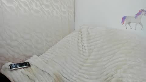 Snapshot of maya_and_guests chatting on 12-03-25, 02:59 Maya online show from 12-03-25, 02:59