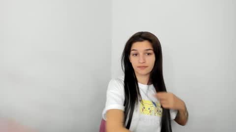 Snapshot of maya_and_guests chatting on 01-11-26, 04:56 Maya online show from 01-11-26, 04:56