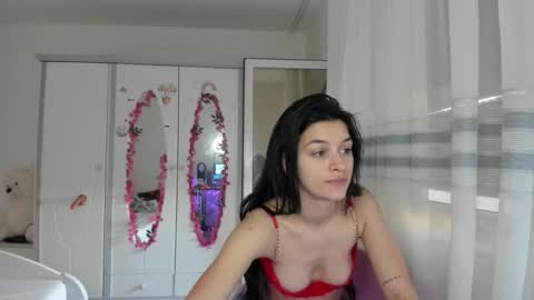 Snapshot of maya_and_guests chatting on 02-14-26, 05:59 Maya online show from 02-14-26, 05:59