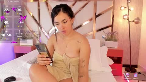 Snapshot of maya_blue_ chatting on 02-10-25, 09:36 Maya online show from 02-10-25, 09:36