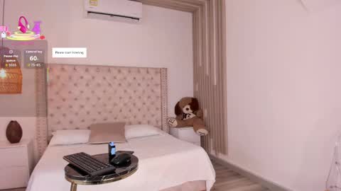 Snapshot of maya_blue_ chatting on 10-17-25, 03:53 Maya online show from 10-17-25, 03:53