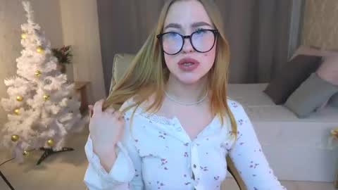 Snapshot of maya_lolly chatting on 12-07-24, 04:36 Maya online show from 12-07-24, 04:36