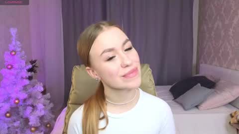 Snapshot of maya_lolly chatting on 01-05-25, 05:20 Maya online show from 01-05-25, 05:20