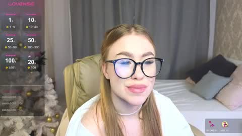 Snapshot of maya_lolly chatting on 01-11-25, 11:02 Maya online show from 01-11-25, 11:02