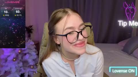 Snapshot of maya_lolly chatting on 01-14-25, 01:28 Maya online show from 01-14-25, 01:28