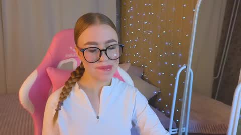 Snapshot of maya_lolly chatting on 01-17-25, 02:07 Maya online show from 01-17-25, 02:07