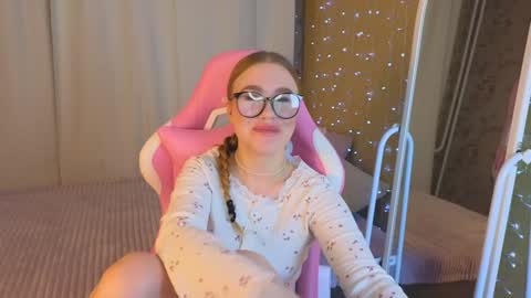 Snapshot of maya_lolly chatting on 01-17-25, 05:08 Maya online show from 01-17-25, 05:08