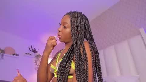 Snapshot of mayacardenas chatting on 02-11-25, 04:33 Maya online show from 02-11-25, 04:33