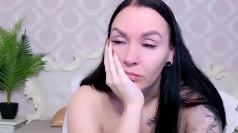 Snapshot of mayacruise chatting on 11-20-25, 08:25 MayaCruise online show from 11-20-25, 08:25