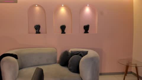 M A Y A    H O F F M A N online show from 12-19-25, 01:51