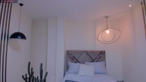 M A Y A    H O F F M A N online show from 03-06-26, 11:17