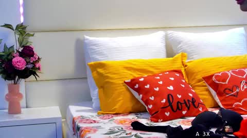 Maya online show from 04-28-26, 08:47