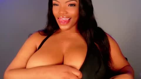 MayBabi online show from 12-18-25, 04:24