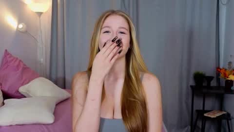 Snapshot of maybaybe chatting on 11-05-25, 04:07 Alice online show from 11-05-25, 04:07