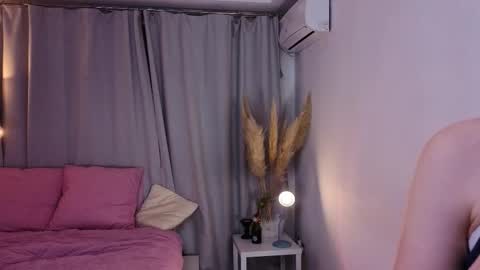 Snapshot of maybaybe chatting on 02-12-26, 04:13 Alice online show from 02-12-26, 04:13