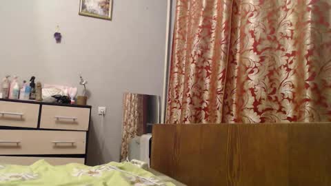 Snapshot of maybe_doll chatting on 11-09-25, 02:15 maybe_doll online show from 11-09-25, 02:15