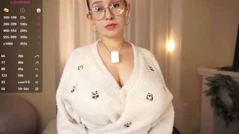 Snapshot of maybellebyone chatting on 02-01-26, 03:43 Milina online show from 02-01-26, 03:43