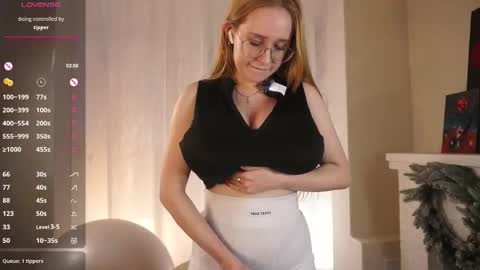 Snapshot of maybellebyone chatting on 02-12-26, 03:45 Milina online show from 02-12-26, 03:45