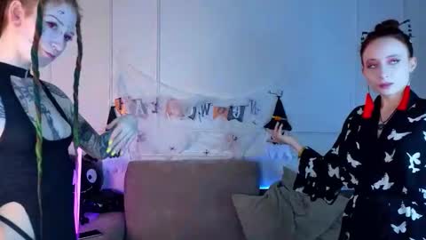 Stacy online show from 10-30-25, 01:29