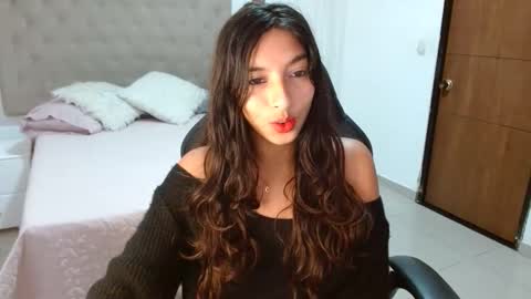 Snapshot of maydivaxox chatting on 01-06-26, 08:12 MAYA online show from 01-06-26, 08:12