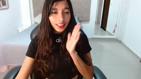 Snapshot of maydivaxox chatting on 01-12-26, 08:25 MAYA online show from 01-12-26, 08:25