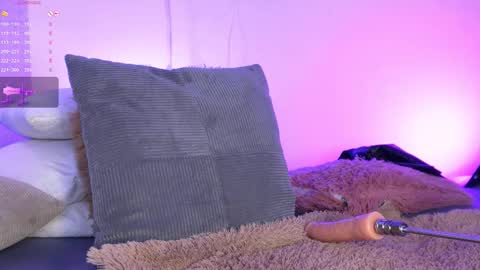 Snapshot of maykka chatting on 03-08-26, 02:04 Mayka online show from 03-08-26, 02:04