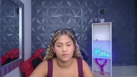 Snapshot of mayli_marie chatting on 02-13-26, 11:23 mayli_marie online show from 02-13-26, 11:23