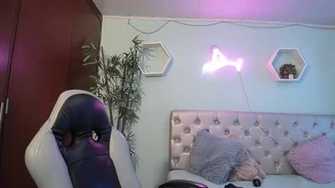 Maylin  online show from 07-05-26, 04:19