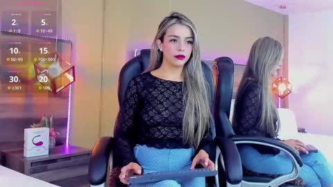 Snapshot of maylinfox chatting on 01-03-25, 01:03 MaylinFox online show from 01-03-25, 01:03