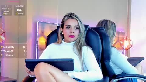Snapshot of maylinfox chatting on 01-11-25, 04:36 MaylinFox online show from 01-11-25, 04:36